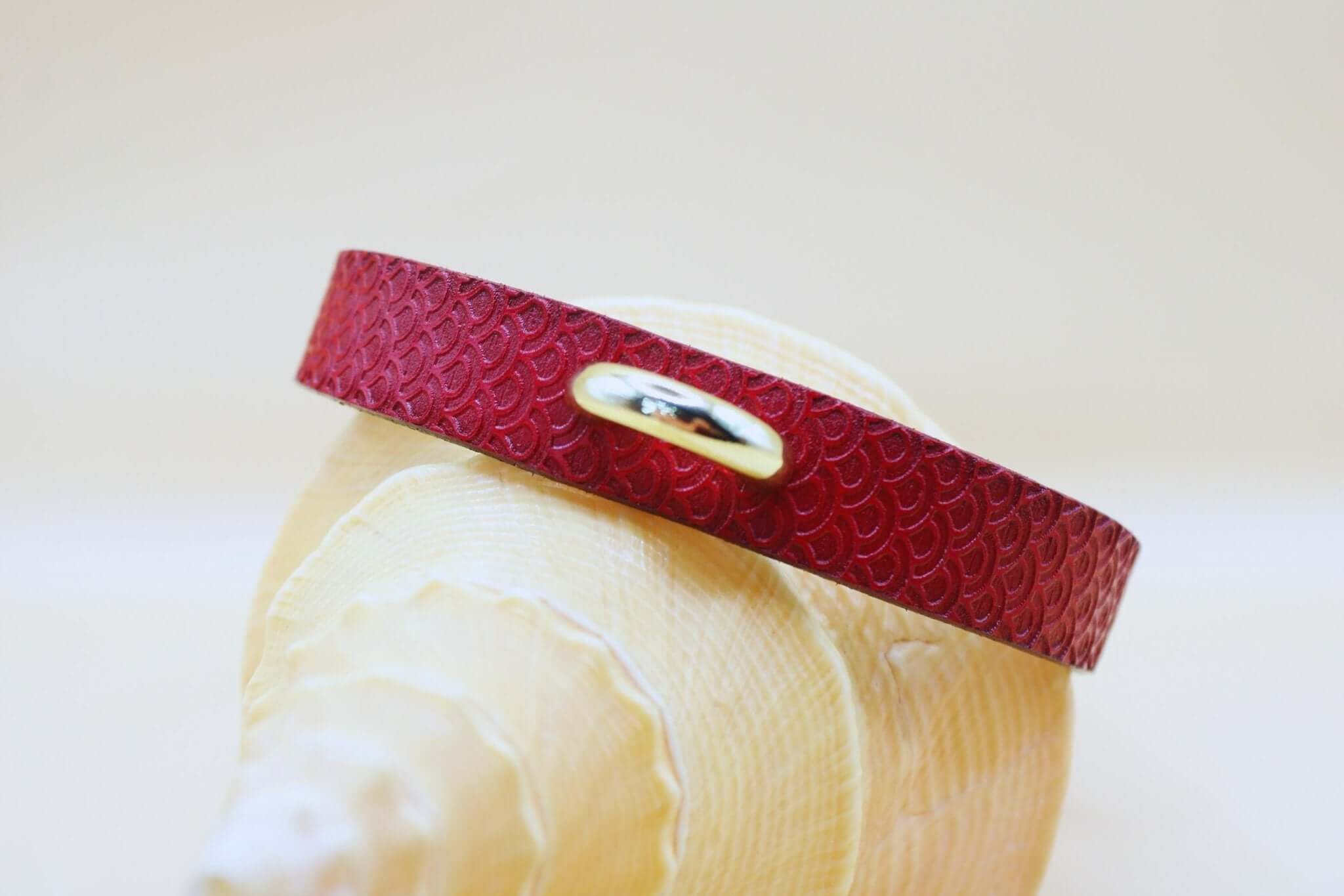 Leather Choker Collar - Elegant Submissive Jewelry for Stylish Wear - Image 2