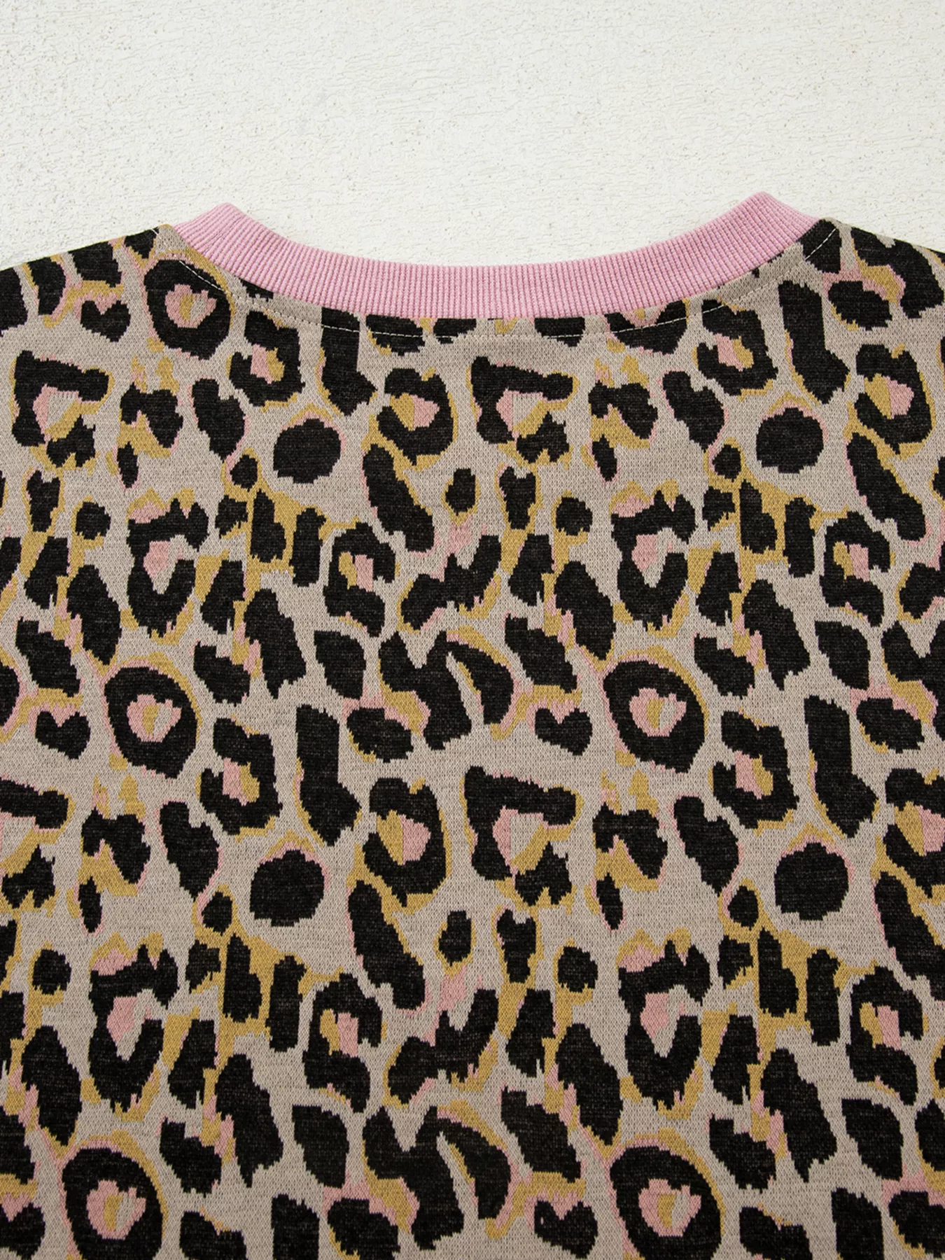 Leopard Print Contrast Edge Long Sleeve Pullover Shorts Set - Image 5