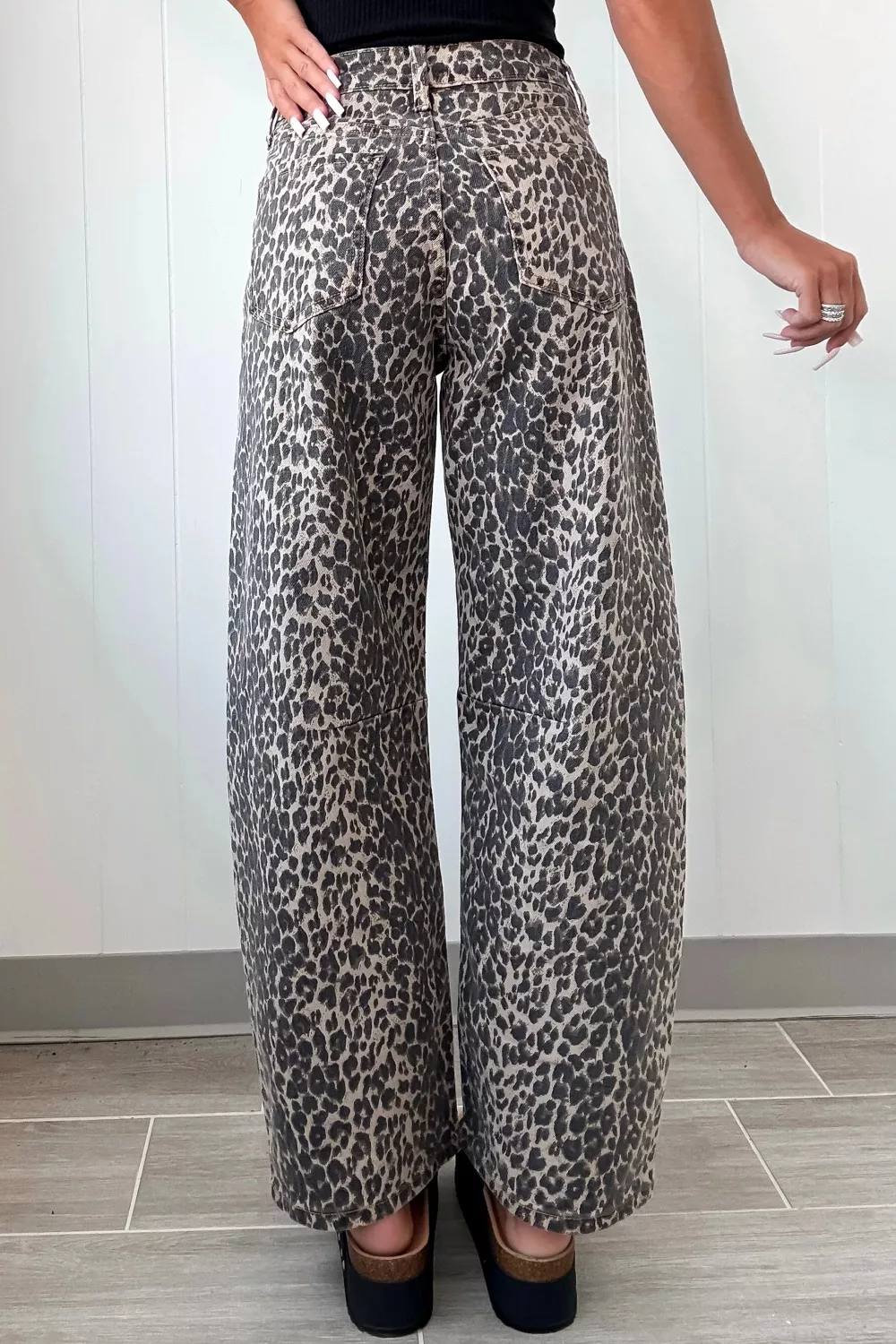 Leopard Print High Waist Barrel Jeans - Image 2