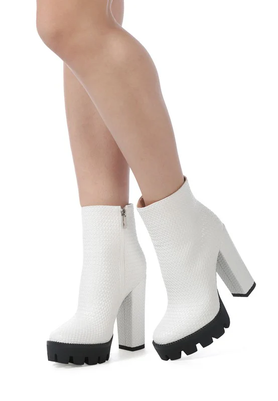 LONDON RAG SOLID TEXTURED BLOCK HEELED BOOT - Image 15