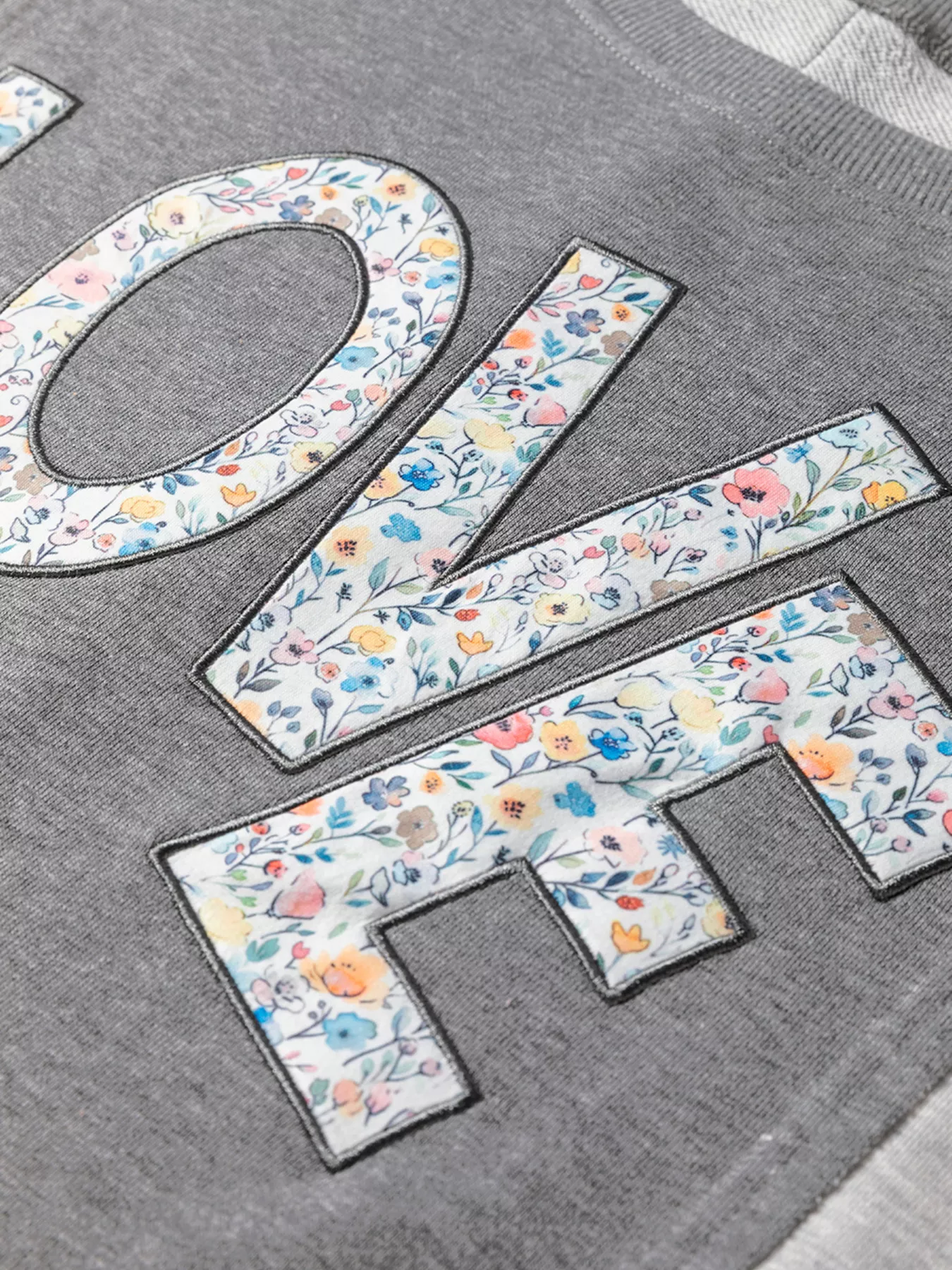 LOVE Graphic Exposed Seam Patchwork Uneven Hem Chic Sweatshirt - Image 9