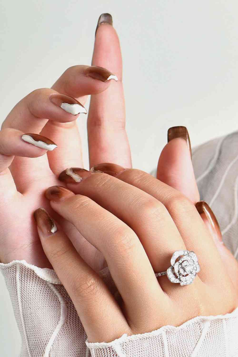 Moissanite Flower Shape Ring - Image 3