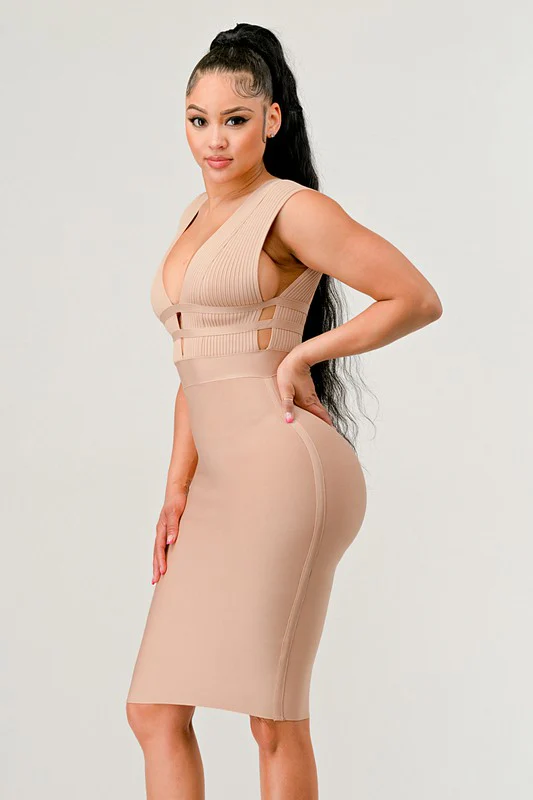 NATURALLY CHIC BANDAGE DRESS - Image 11