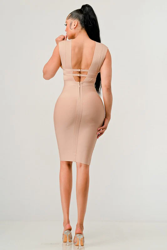 NATURALLY CHIC BANDAGE DRESS - Image 12