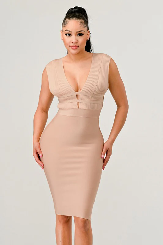 NATURALLY CHIC BANDAGE DRESS - Image 3