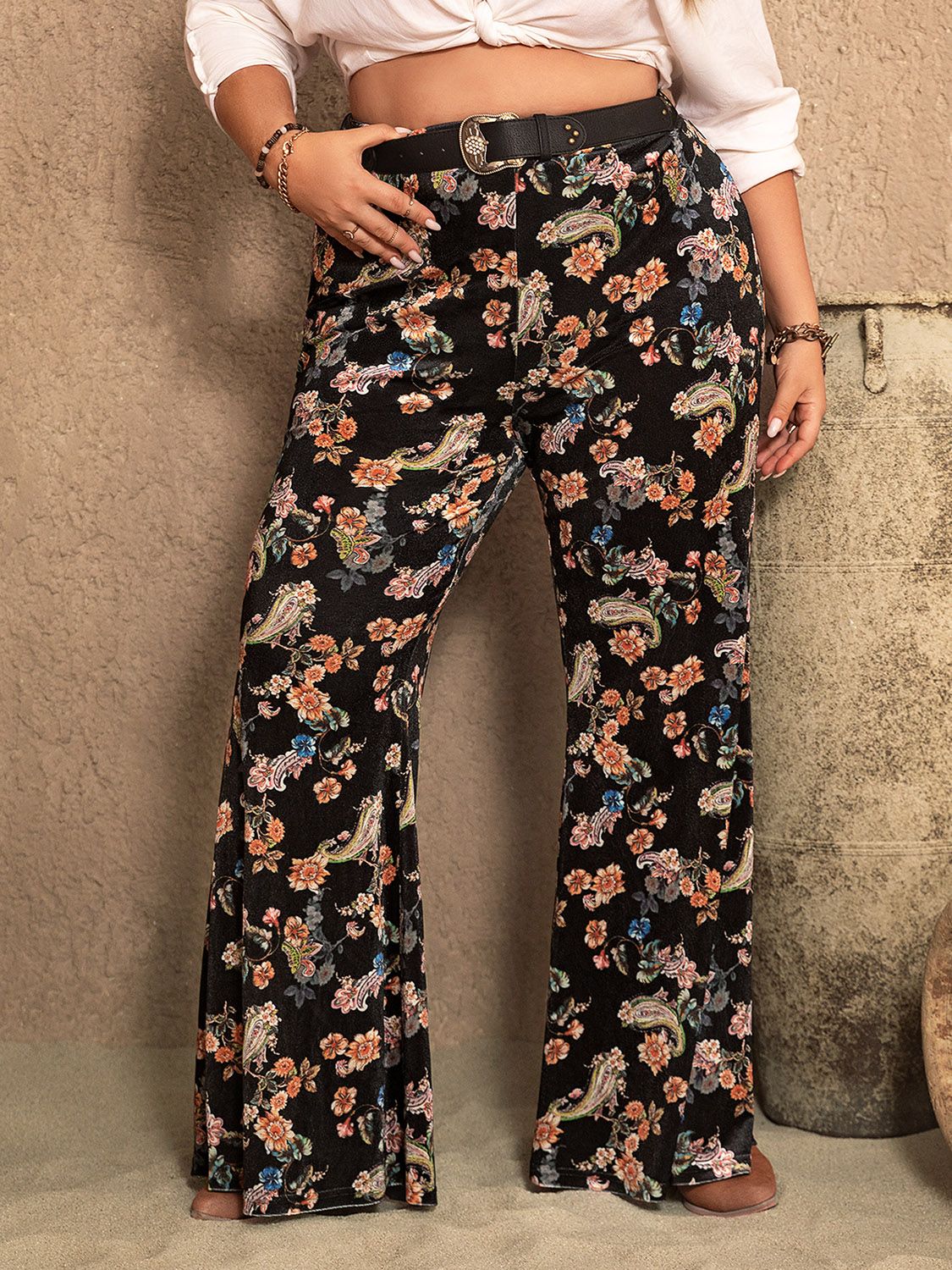 Plus Size Wide Leg Printed Pants - Image 4
