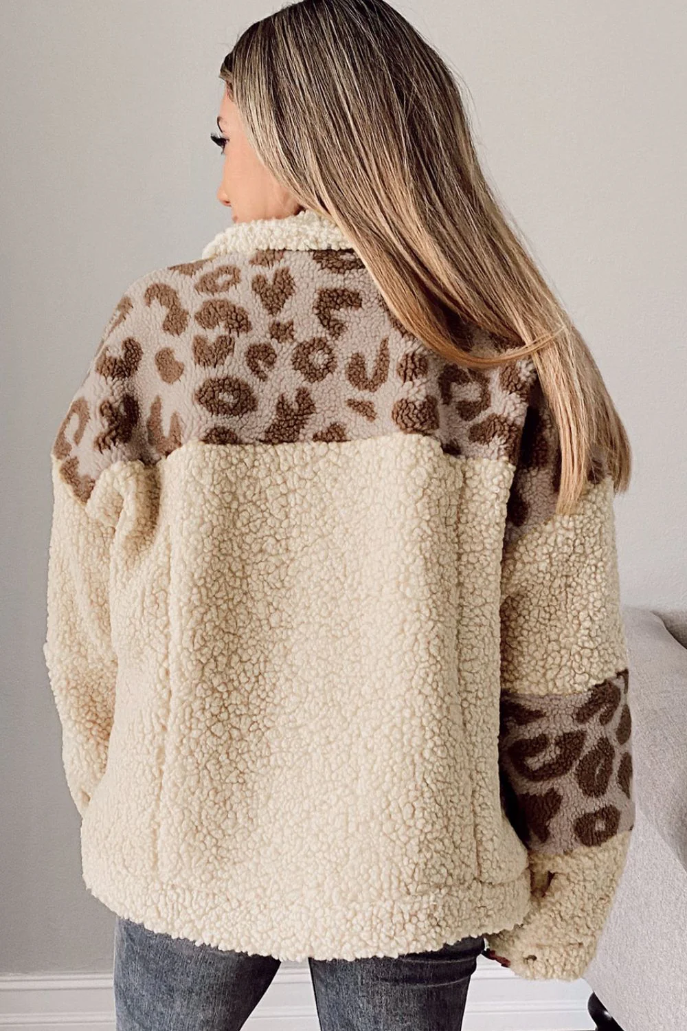 Pocketed Leopard Collared Neck Sherpa Jacket - Image 2