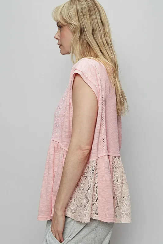 POL Embroidered Detail Boat Neck Cap Sleeve Lace Blouse - Image 2
