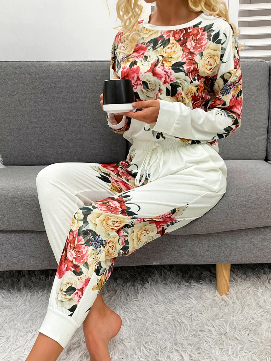 Printed Round Neck Top and Pants Lounge Set - Image 3