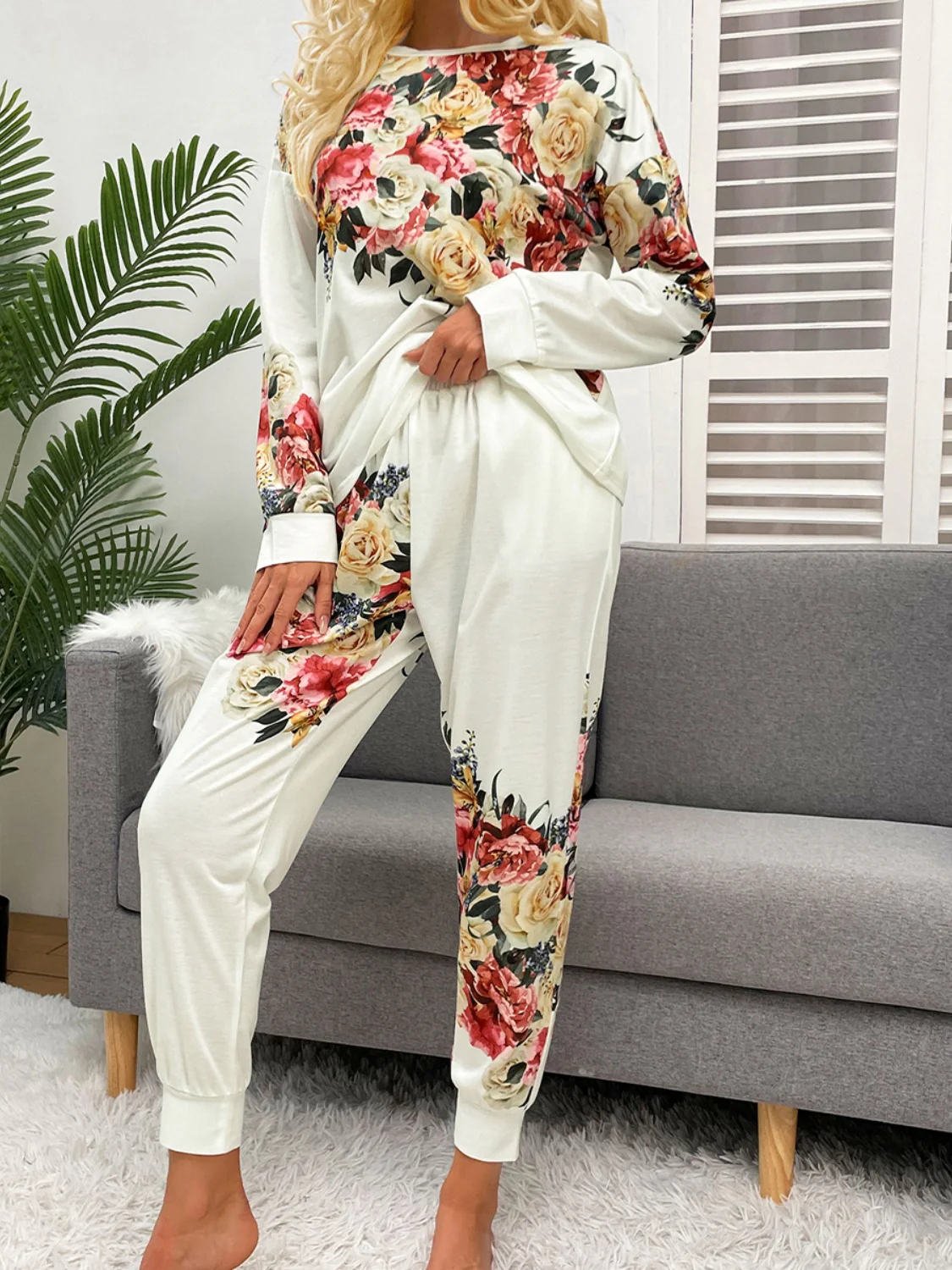 Printed Round Neck Top and Pants Lounge Set - Image 5