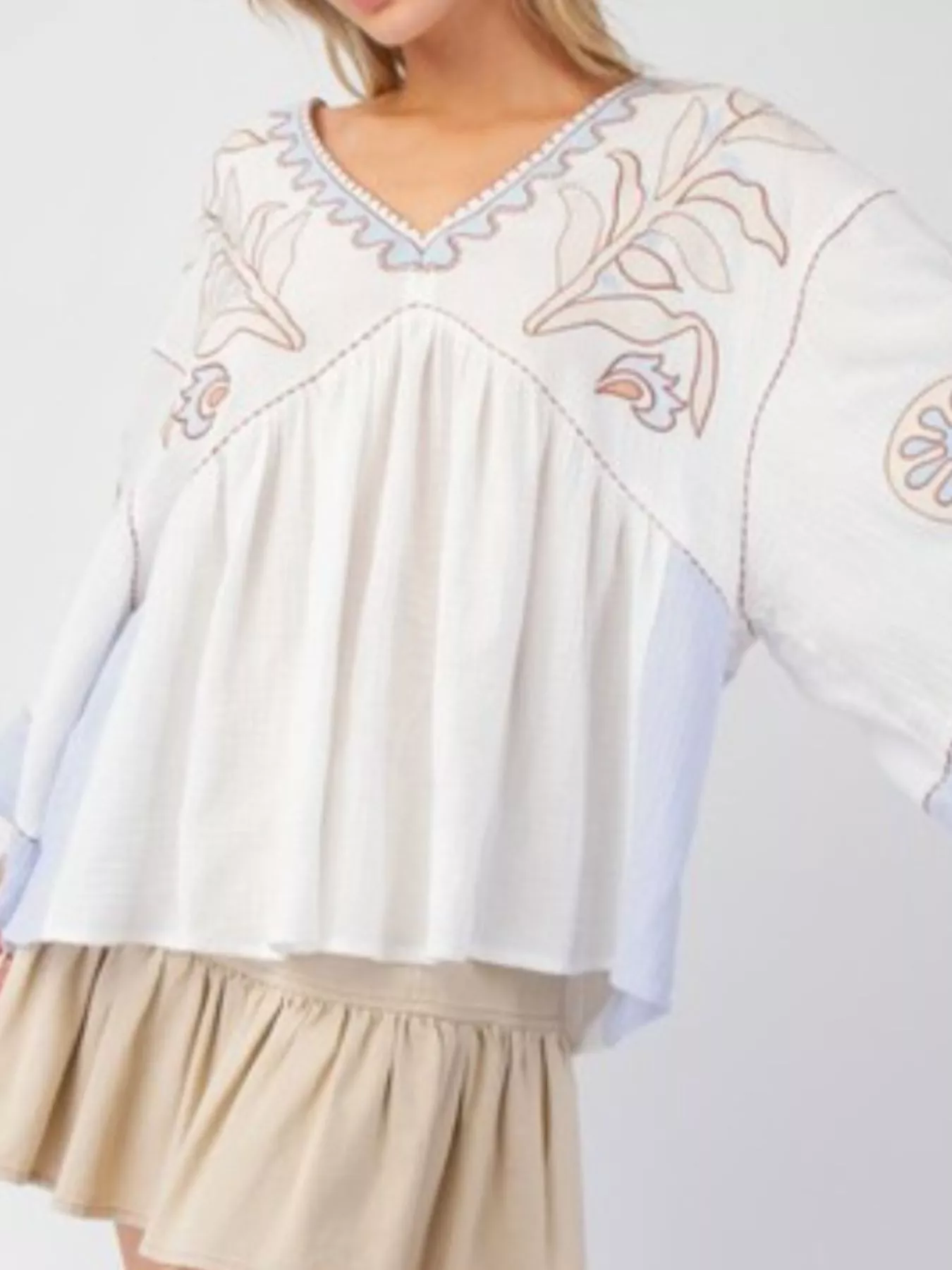 Printed V-Neck Top with Contrast Trim Details - Image 21