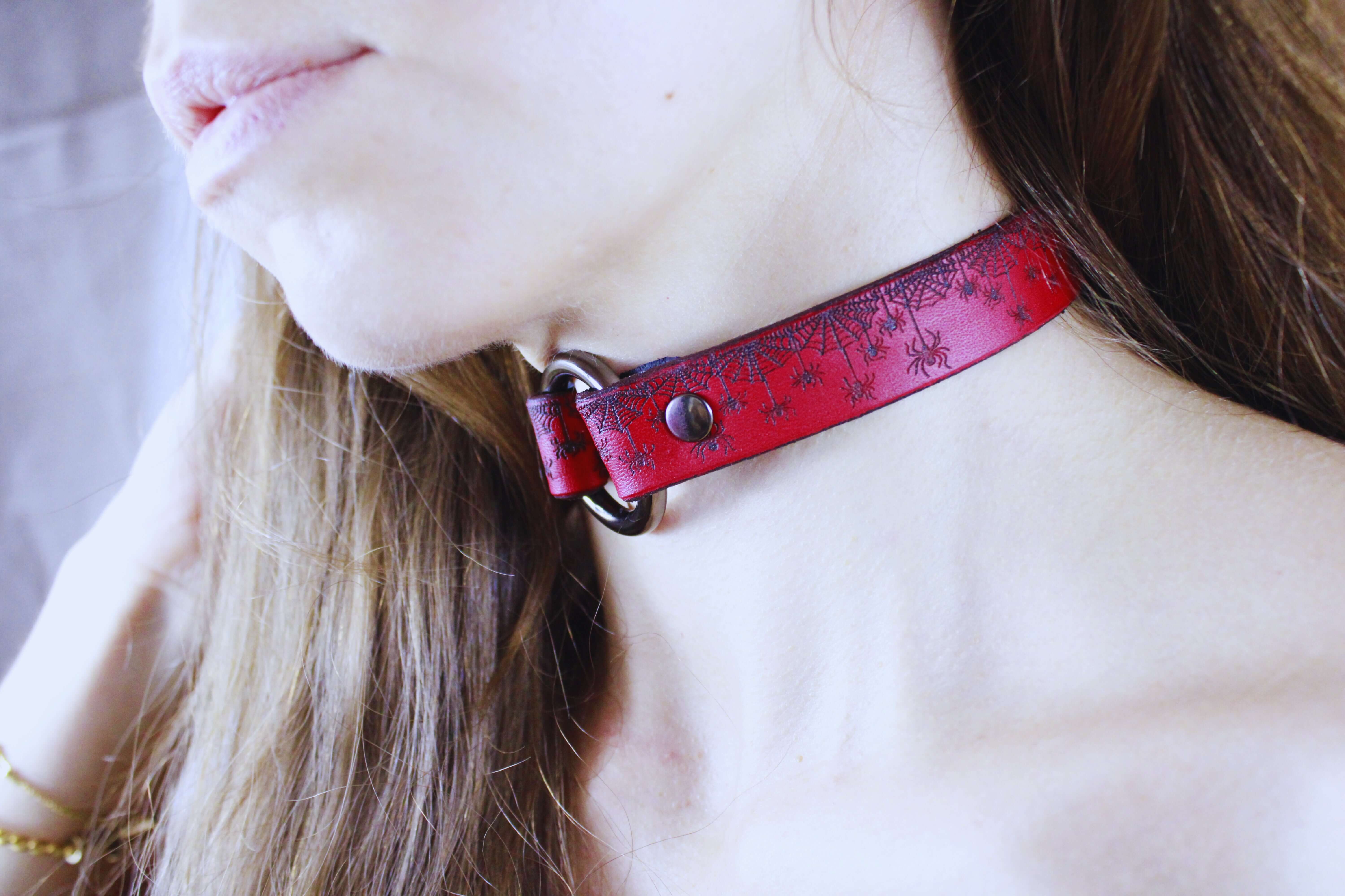 Red Spiderweb Submissive Collar – Gothic Leather Choker