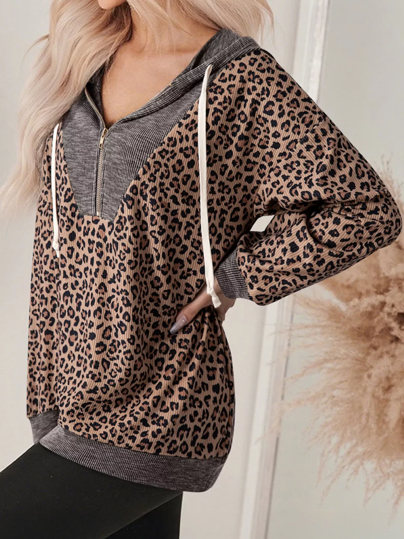 Ribbed Leopard Print Contrast Collar Zip Hoodie - Image 2