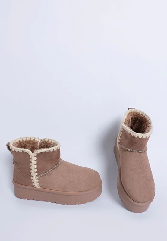 Rochas Scalloped Detail Snow Boots