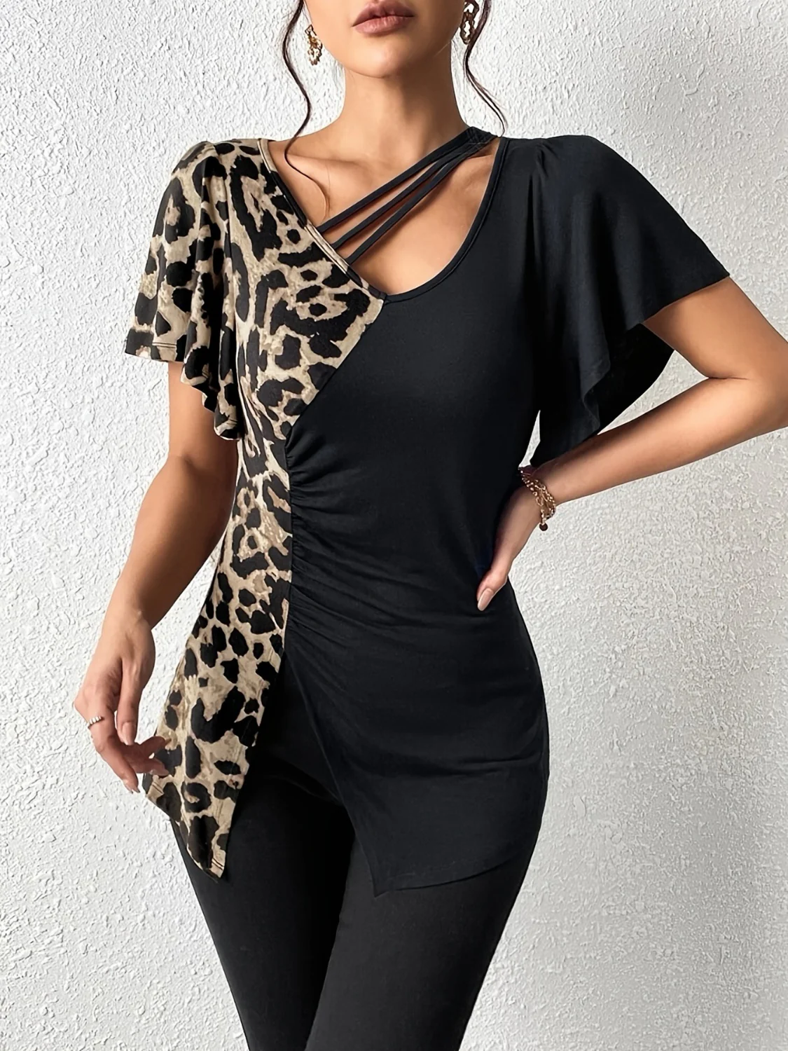 Ruched Leopard Flutter Sleeve T-Shirt - Image 11