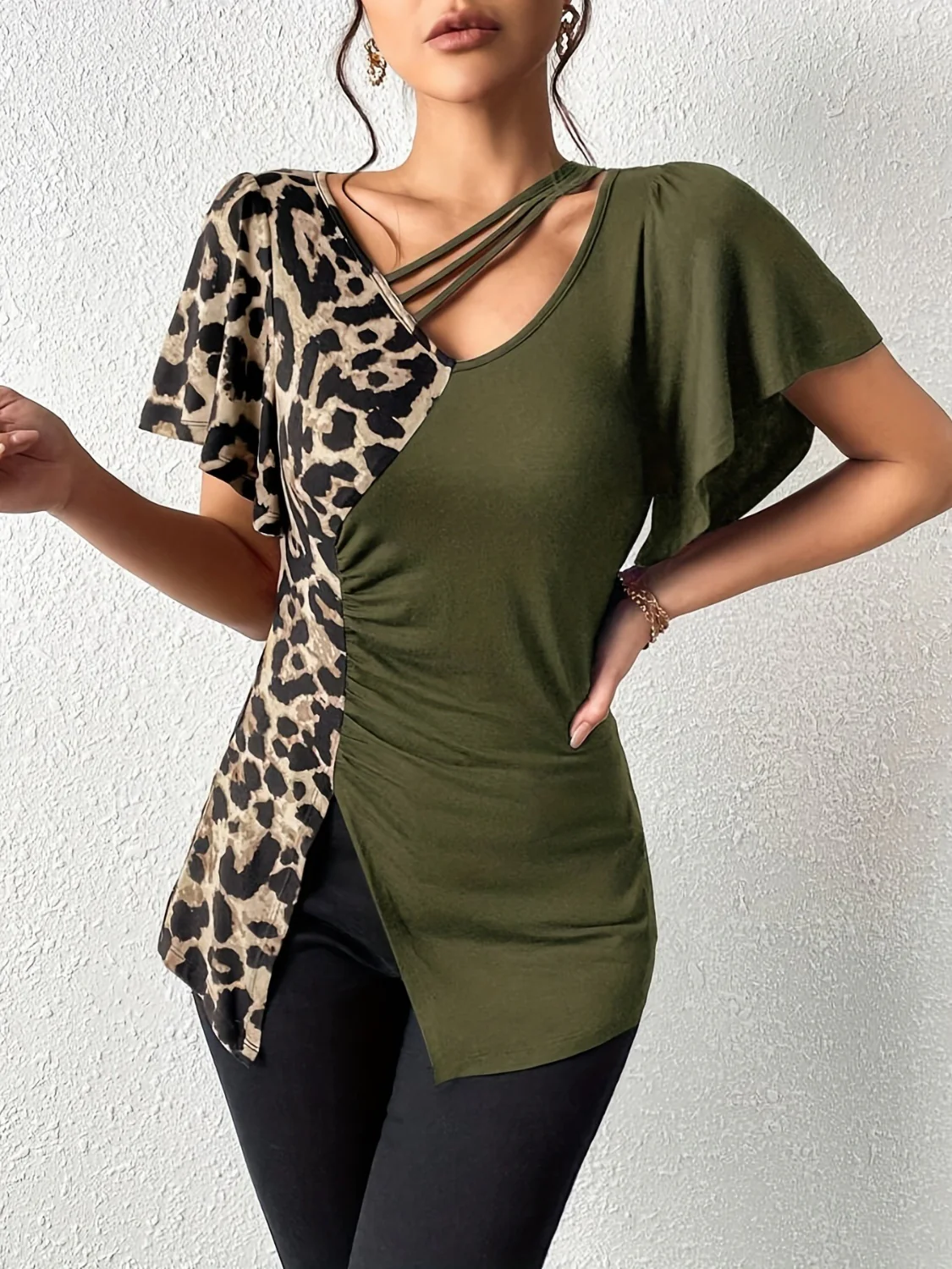 Ruched Leopard Flutter Sleeve T-Shirt - Image 2