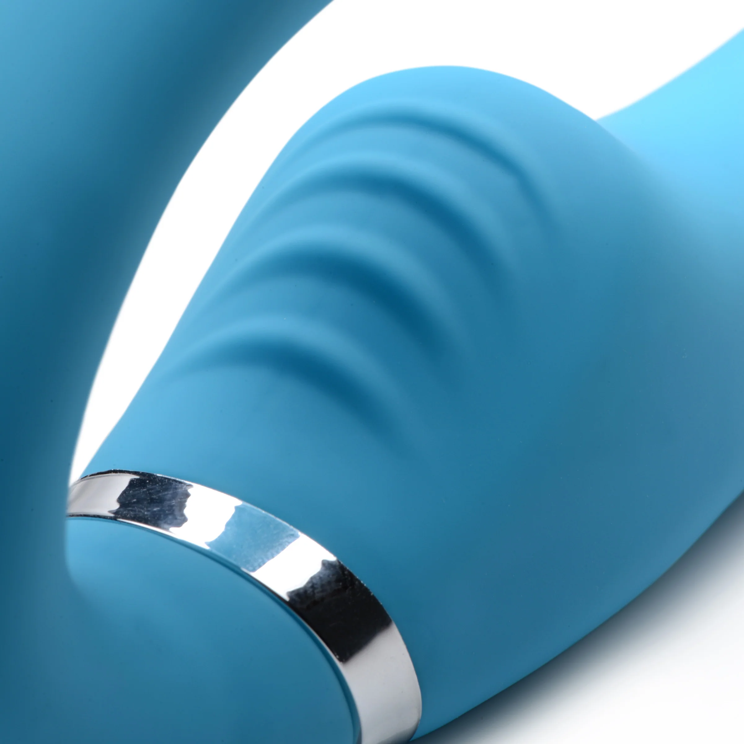 10x Vibrating Silicone Strapless Strap-on - Image 2