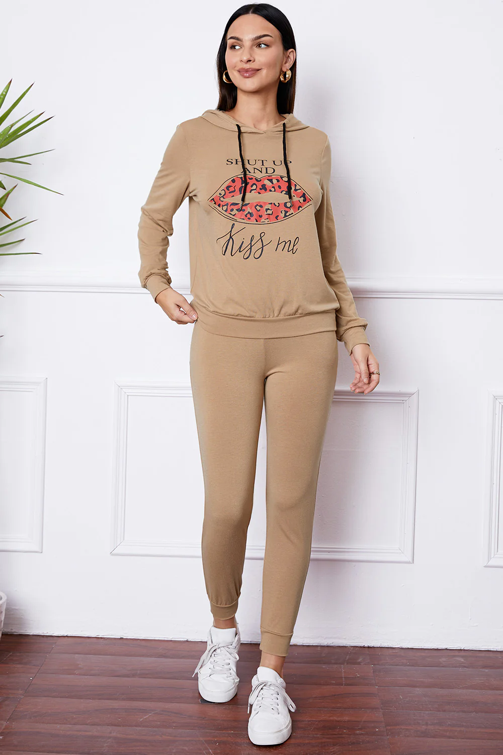SHUT UP AND KISS ME Lip Graphic Hooded Top and Drawstring Pants Set - Image 3