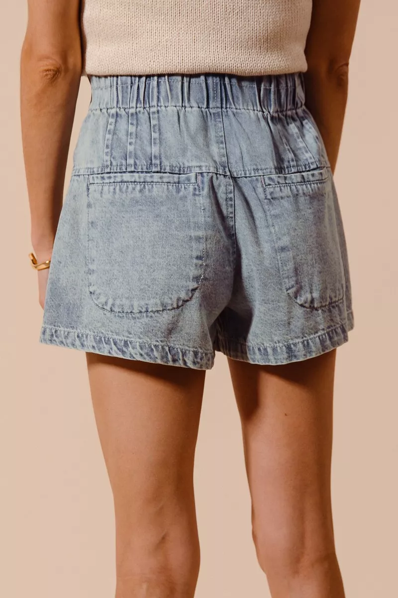 SO ME Flared Denim Shorts with Elasticized Waist - Image 10