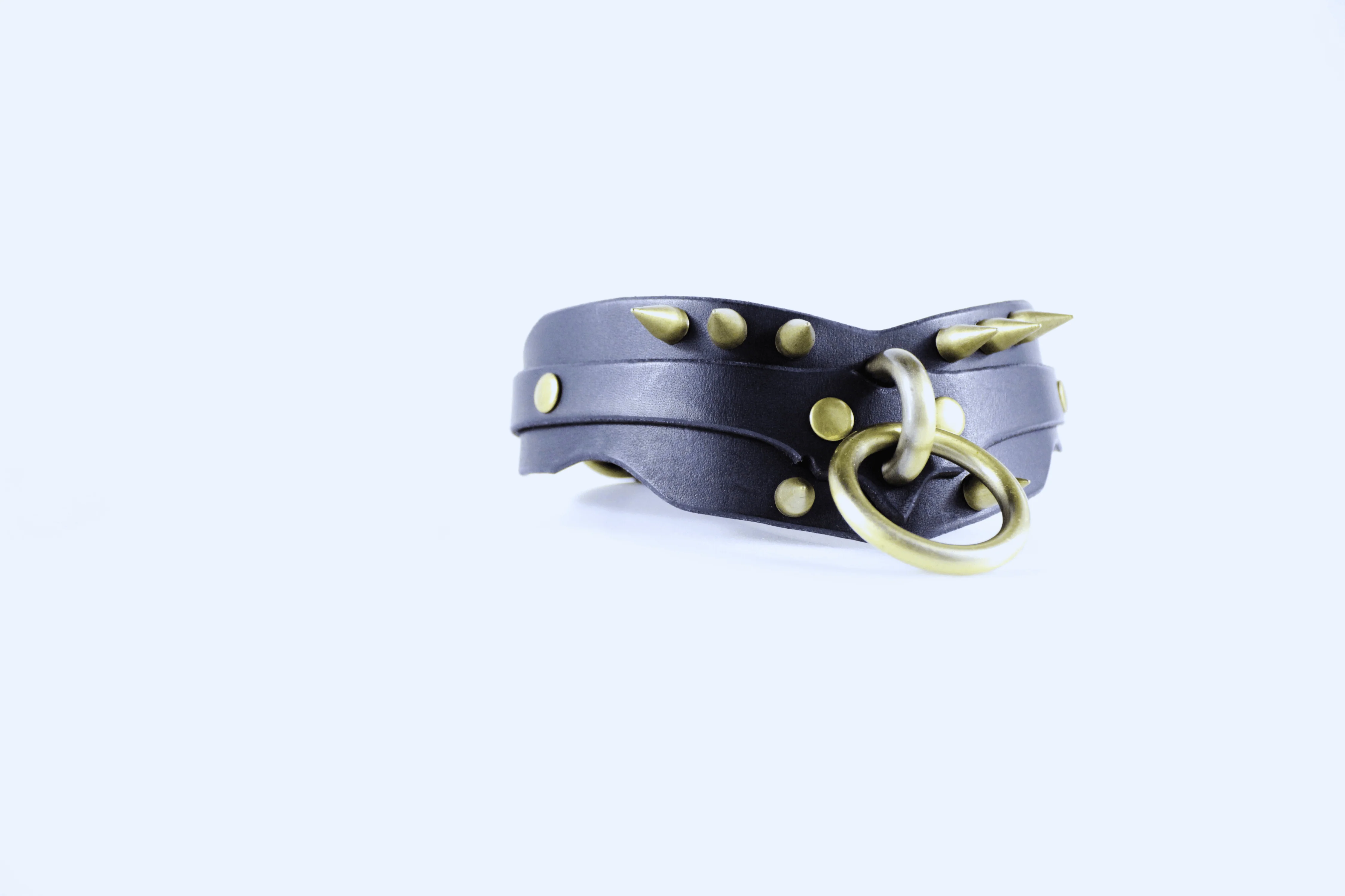 Spiked BDSM Collar – Sculpted Leather Choker of Power and Elegance - Image 5