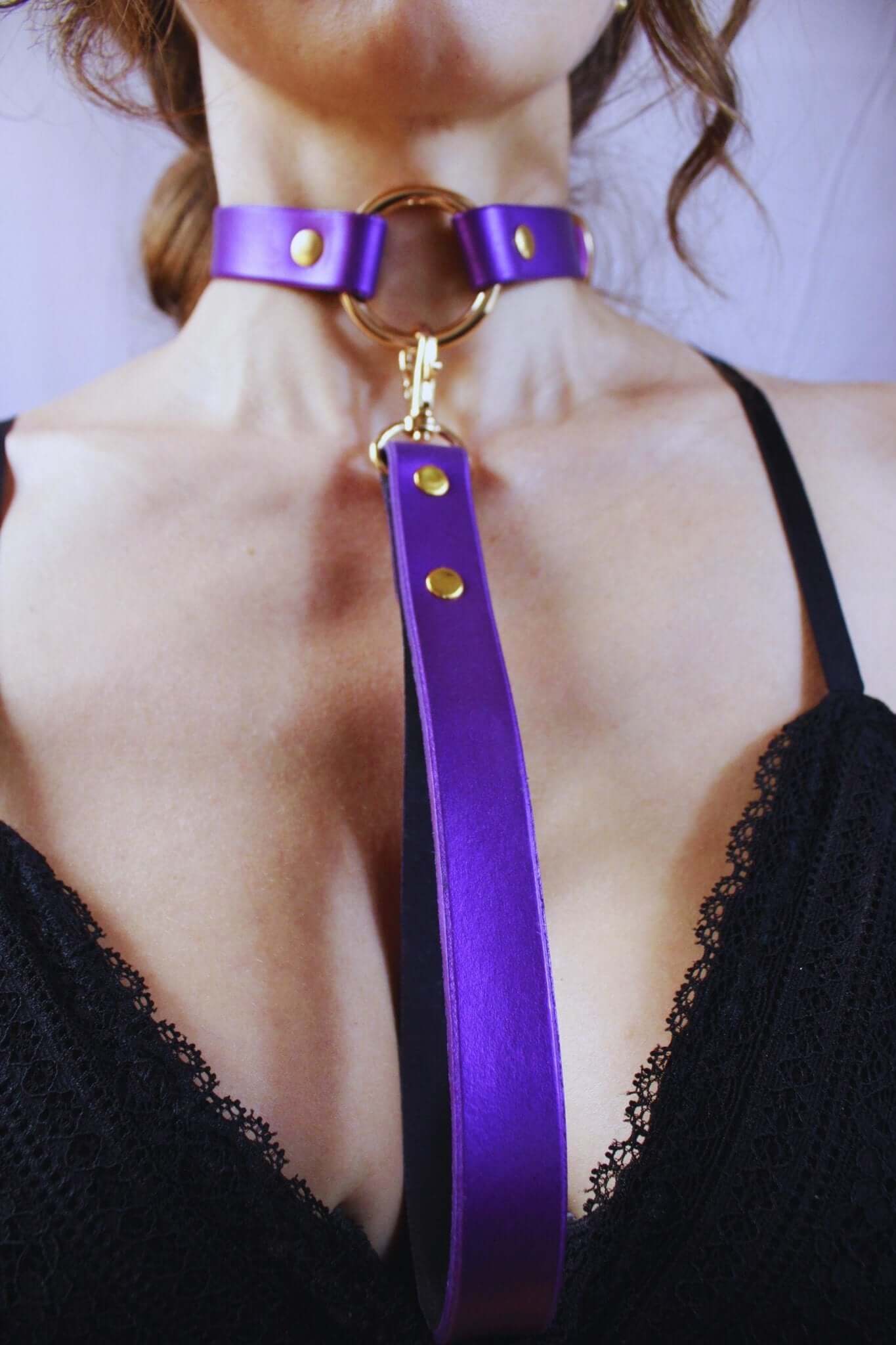 Submissive Collar Elegant Pearl Purple Leather Choker Collar - Image 2