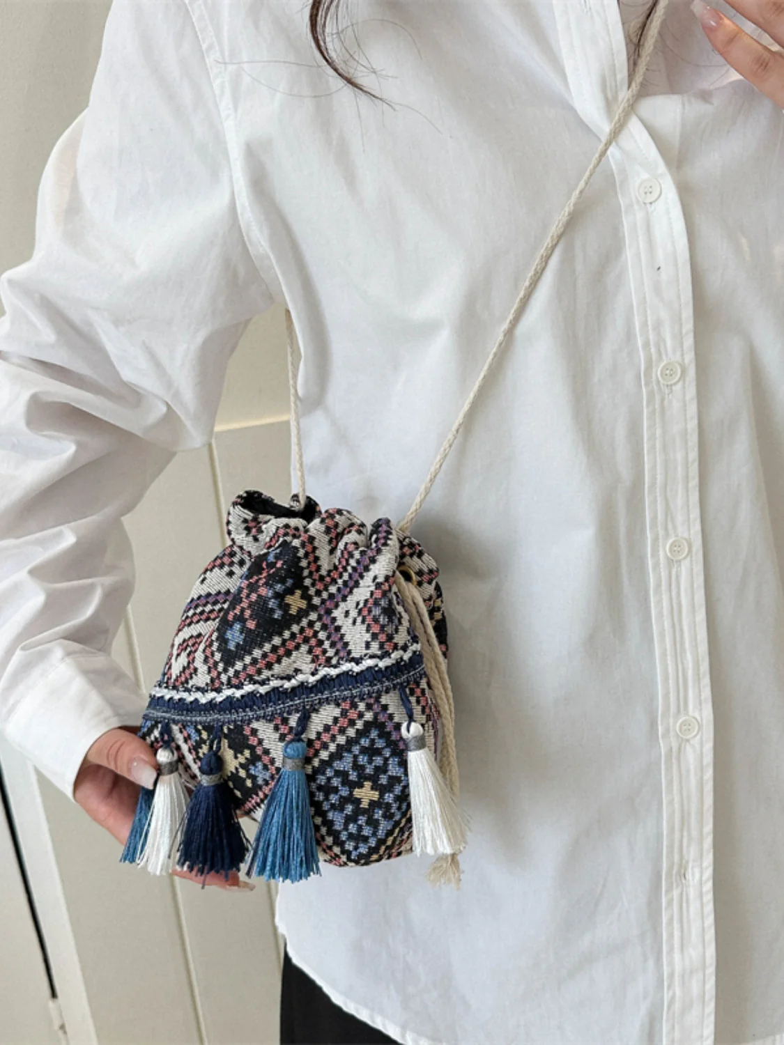 Tassel Spaghetti Strap Shoulder Bag - Image 6