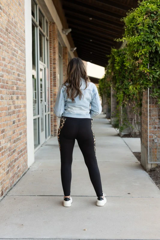 The Lexi Leopard 2.0 Panel Leggings - Image 11