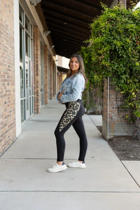 The Lexi Leopard 2.0 Panel Leggings - Image 12
