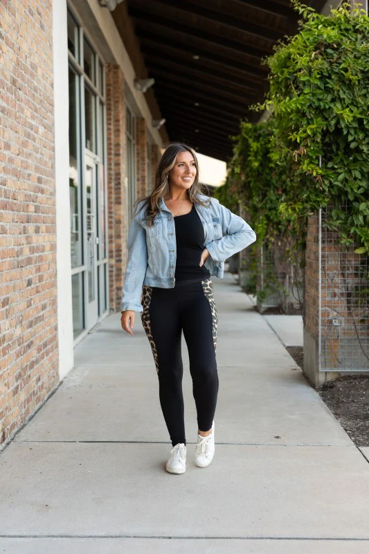 The Lexi Leopard 2.0 Panel Leggings - Image 13
