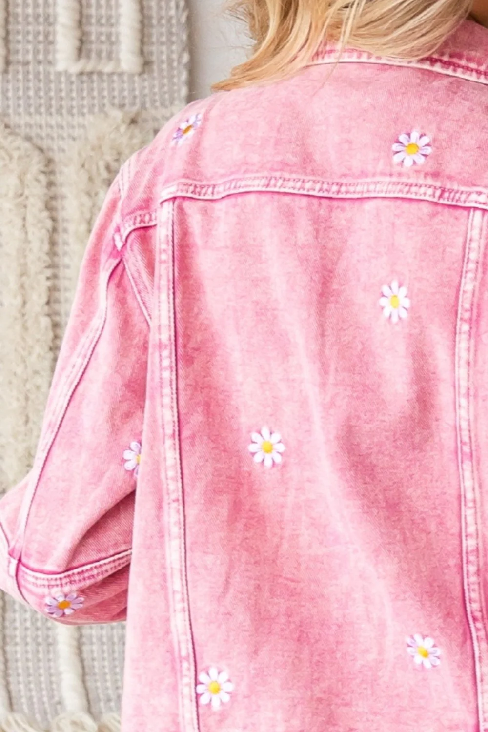 Veveret Daisy Print Button Up Denim Jacket - Image 6
