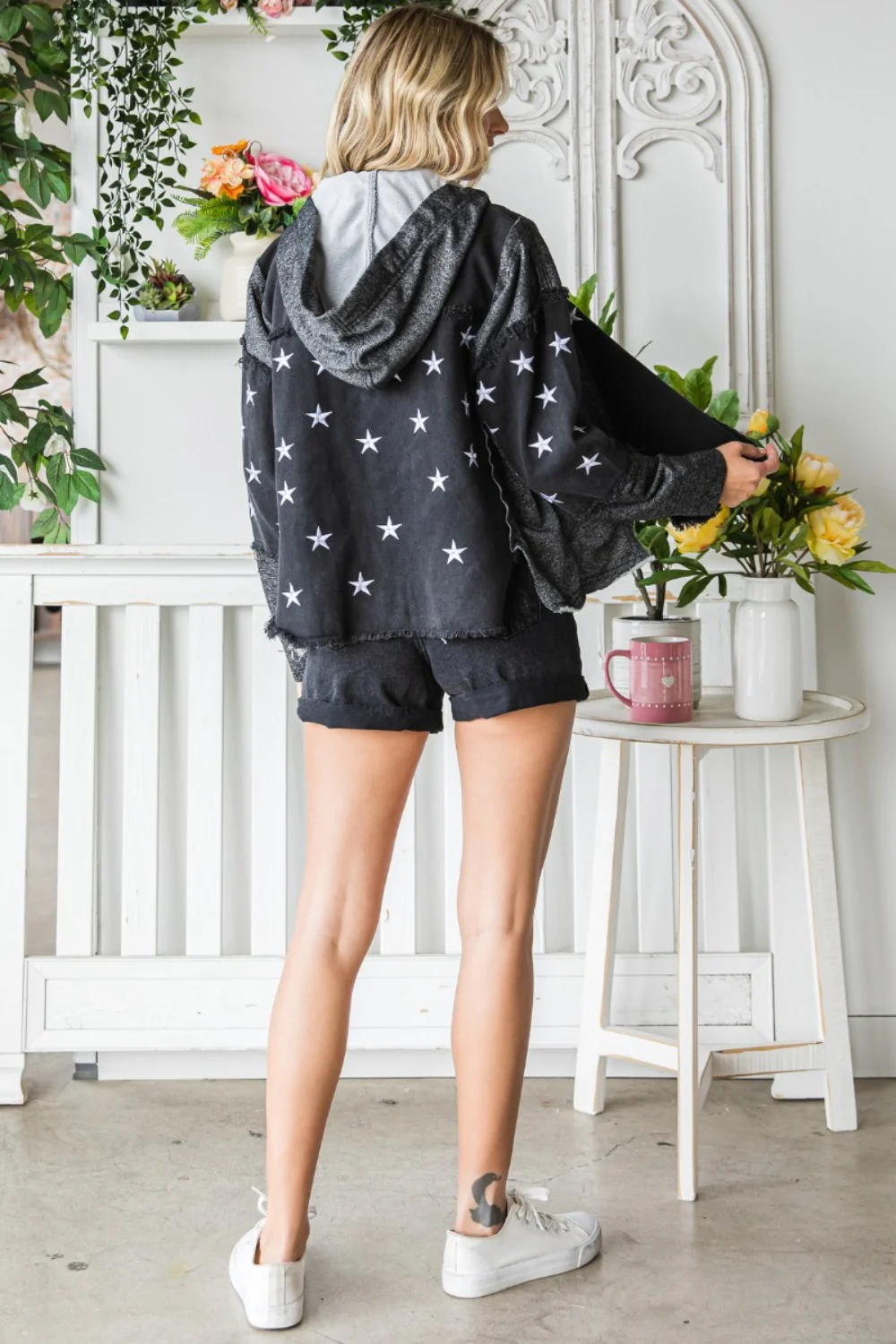 Veveret Star Embroidered Hooded Denim Jacket - Image 7